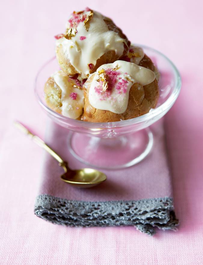 Recipe: White chocolate and vanilla profiteroles