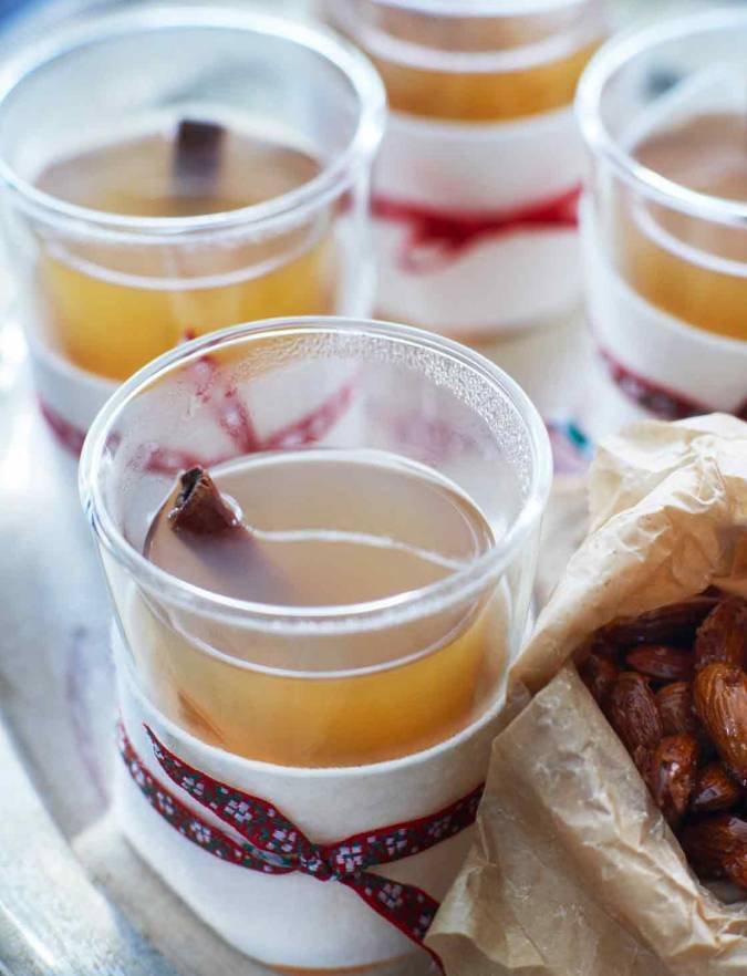 Recipe: Mulled apple and Calvados warmer