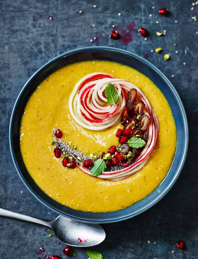 Recipe: Golden turmeric smoothie bowl