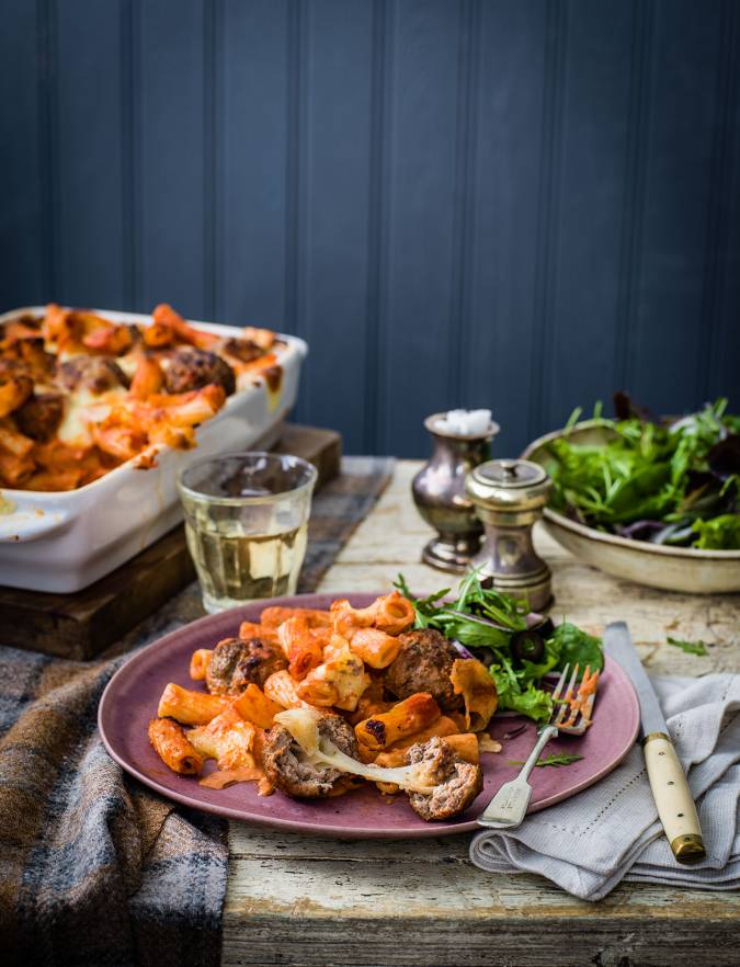 Recipe: Melting-middle meatball bake
