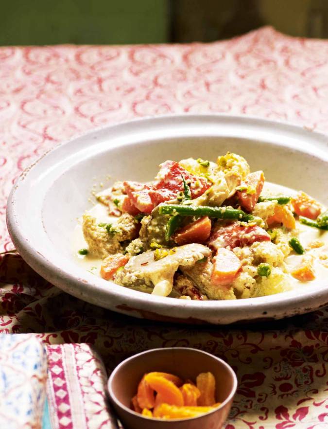 Recipe: Delicate vegetable korma with cashews & apricots