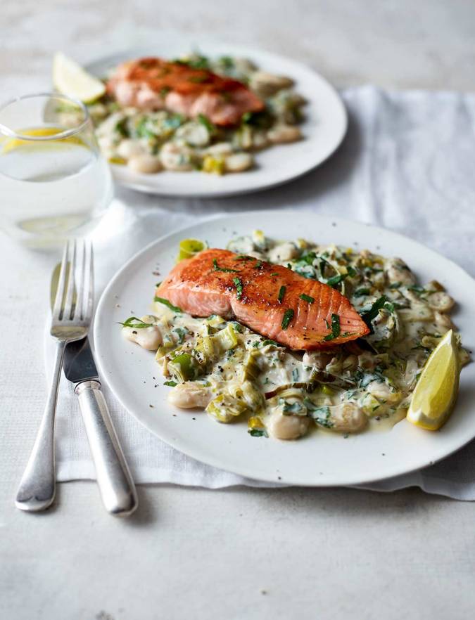 Recipe: Salmon with creamy leeks and butter beans