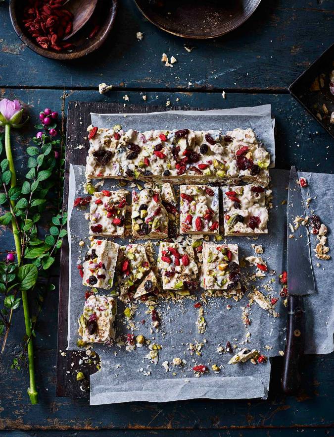 Recipe: White chocolate and goji fridge cake