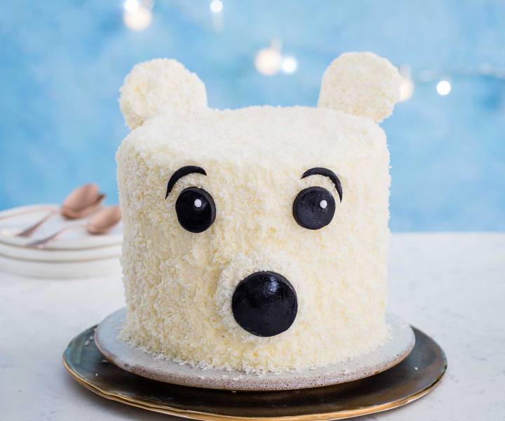 How to make a polar bear Christmas cake