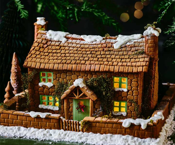 Win our November cover gingerbread house from Gingerbread World