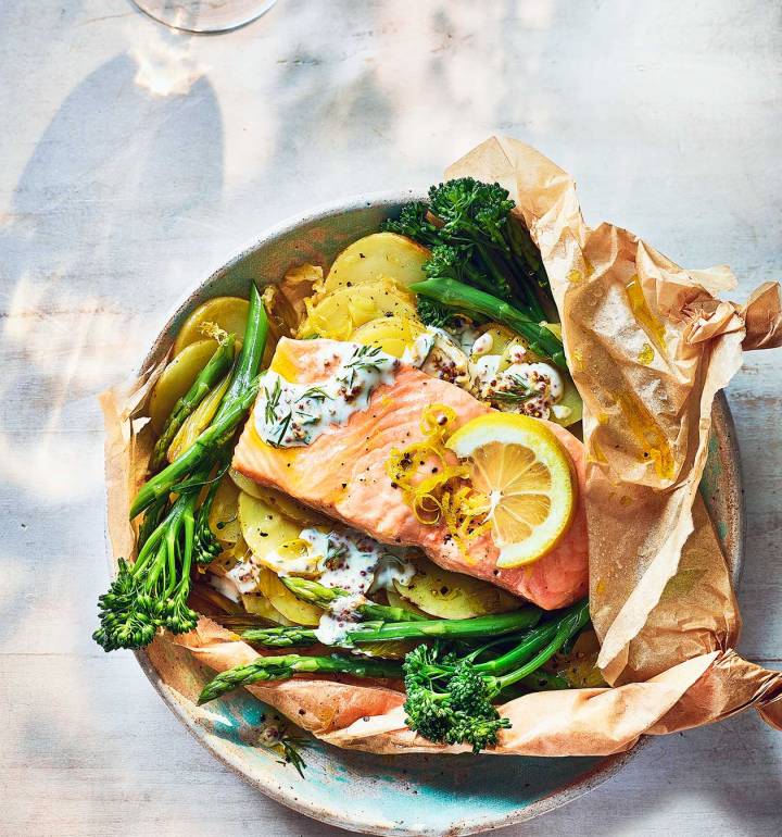 Zesty salmon parcels with dill sauce