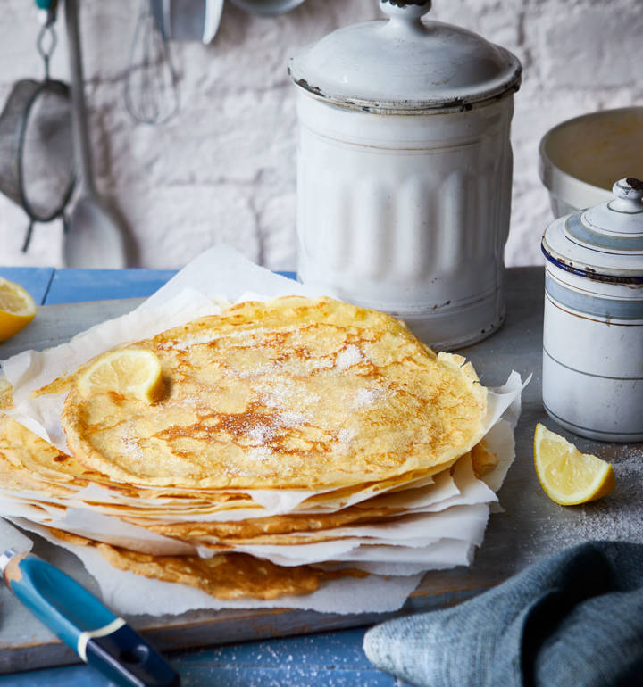 Basic pancake recipe: How to make pancakes | Sainsbury`s Magazine