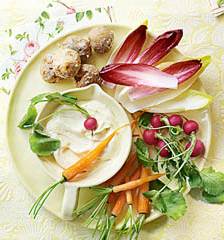 Crudités and salt-baked mini potatoes with aioli