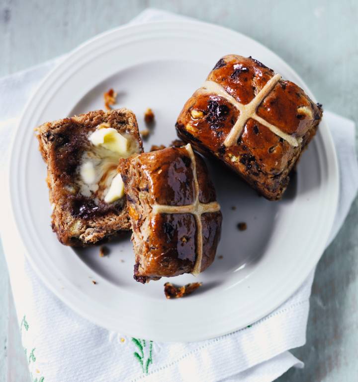 Chocolate hot cross buns