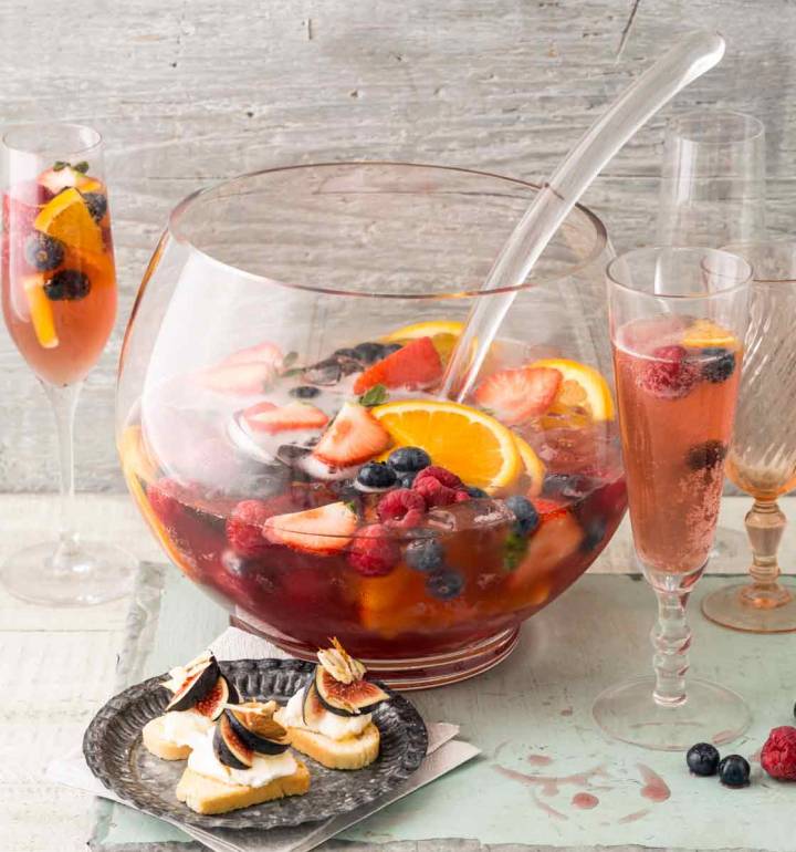 Summer fruit tea fizz