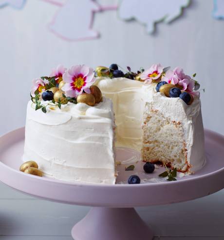 White cloud cake