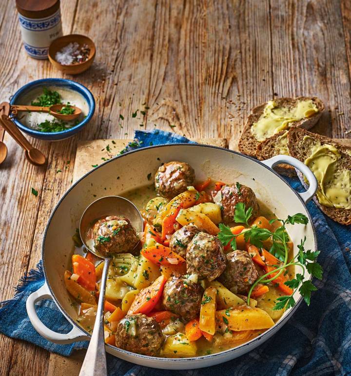 Lamb meatball cawl