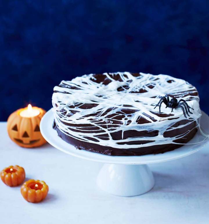 Chocolate spider web cake