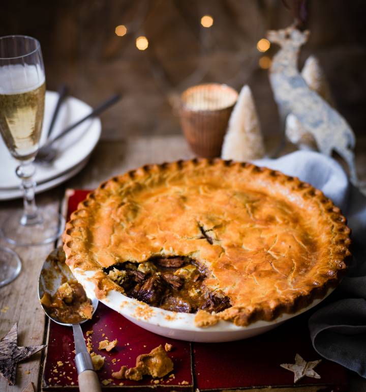 Steak and Stilton pie