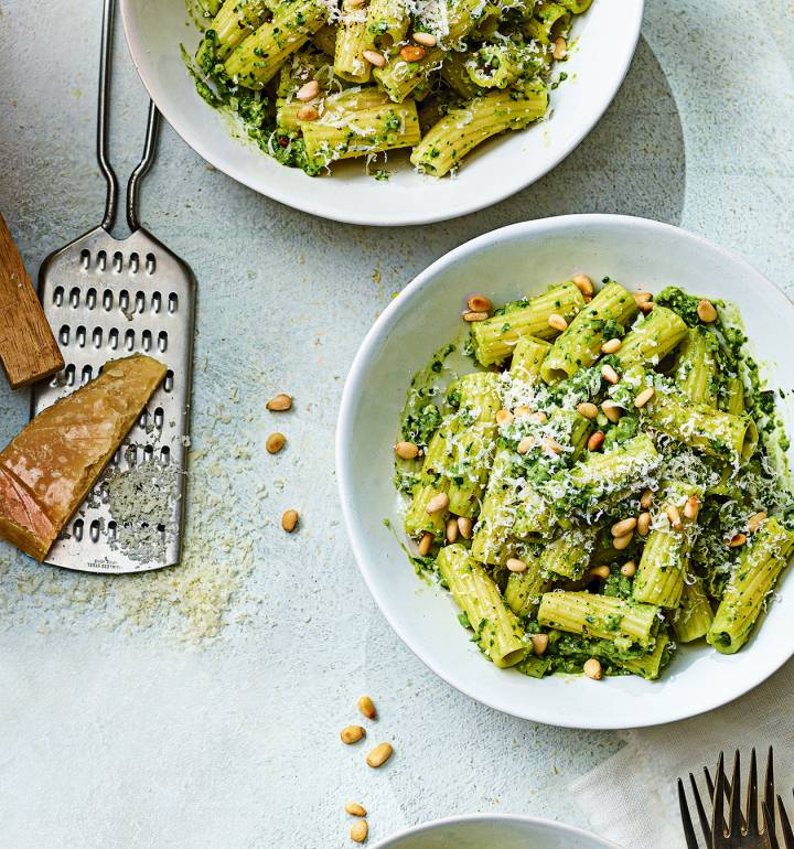 Roasted courgette pesto pasta