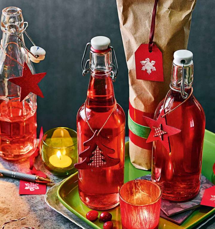 Cranberry limoncello