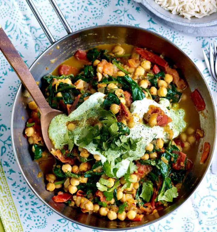 Fresh tomato, chickpea and spinach curry