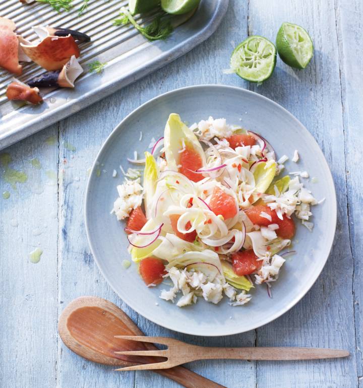 Spiced crab salad with fennel, grapefruit and chicory