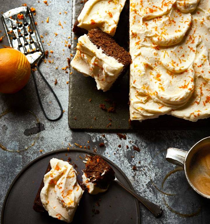 Carrot cake traybake
