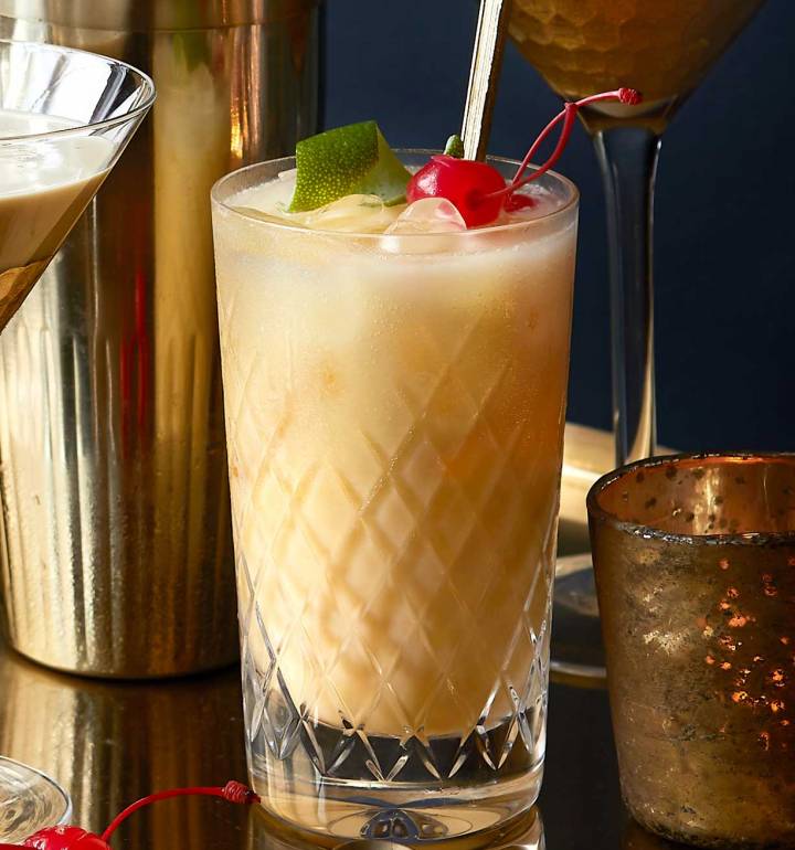 Snowball cocktail