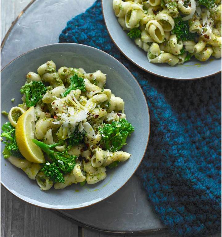 Lemony broccoli and anchovy pasta