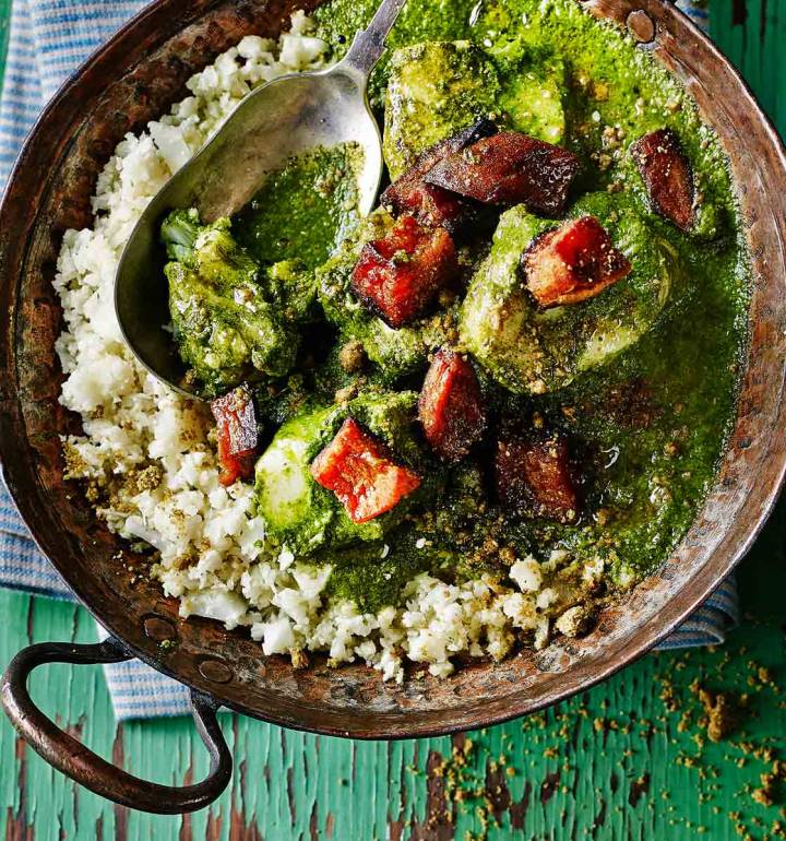Fish and spinach curry with cauliflower ‘rice’ and pistachios