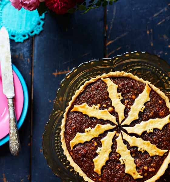 Spiced treacle and hazelnut tart