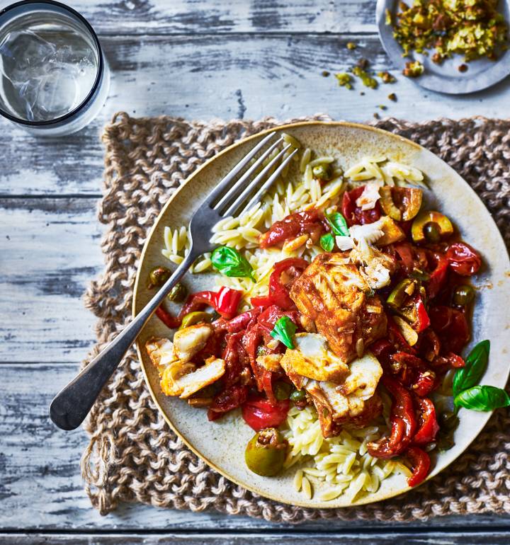Slow cooker Mediterranean cod with tomato and red peppers