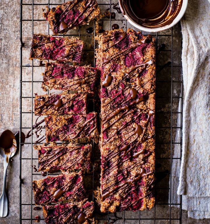 Raspberry and cacao quinoa slice