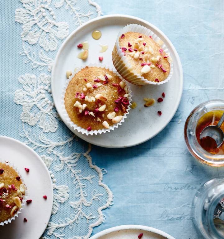 Rose buns