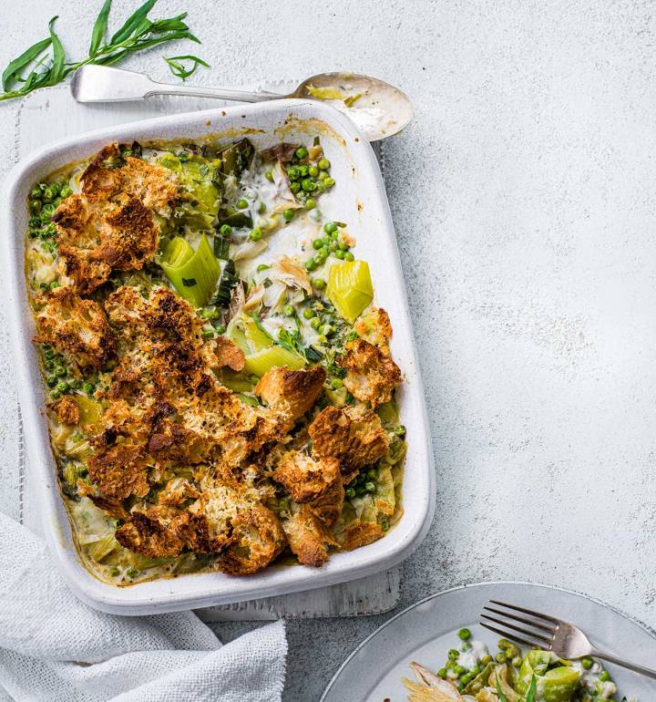 Smoked mackerel and leek gratin