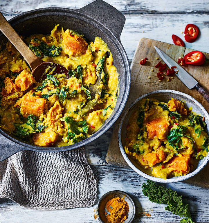 Slow cooker sweet potato and kale curry