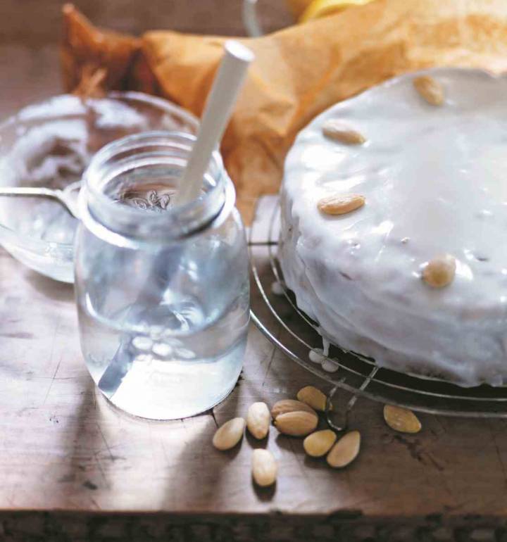 Carrot and cardamom cake