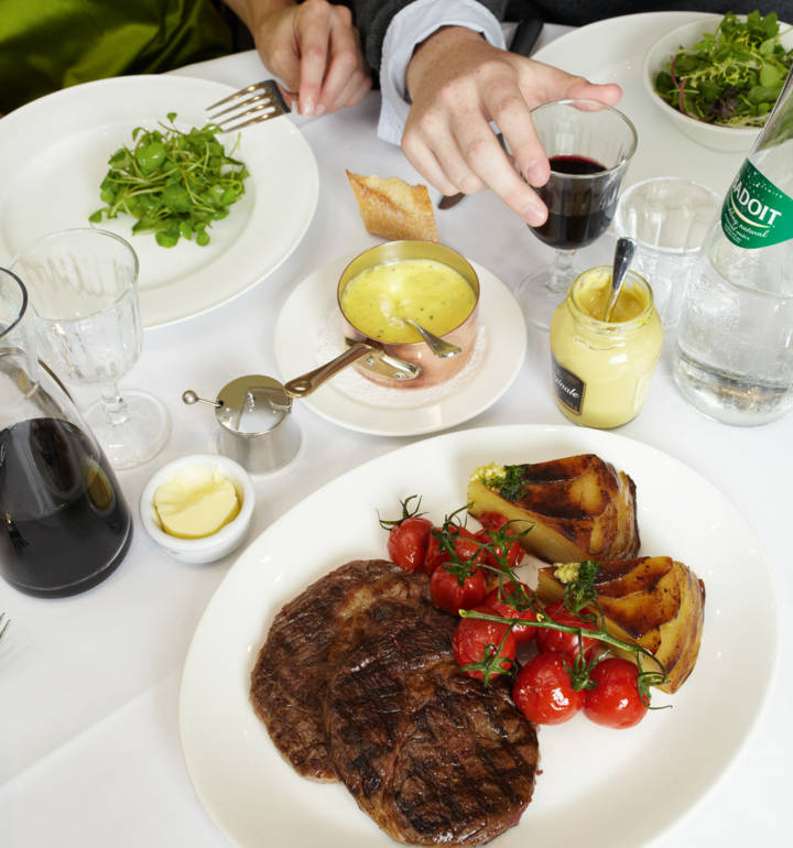 Ribeye steak with Béarnaise sauce & pommes Anna
