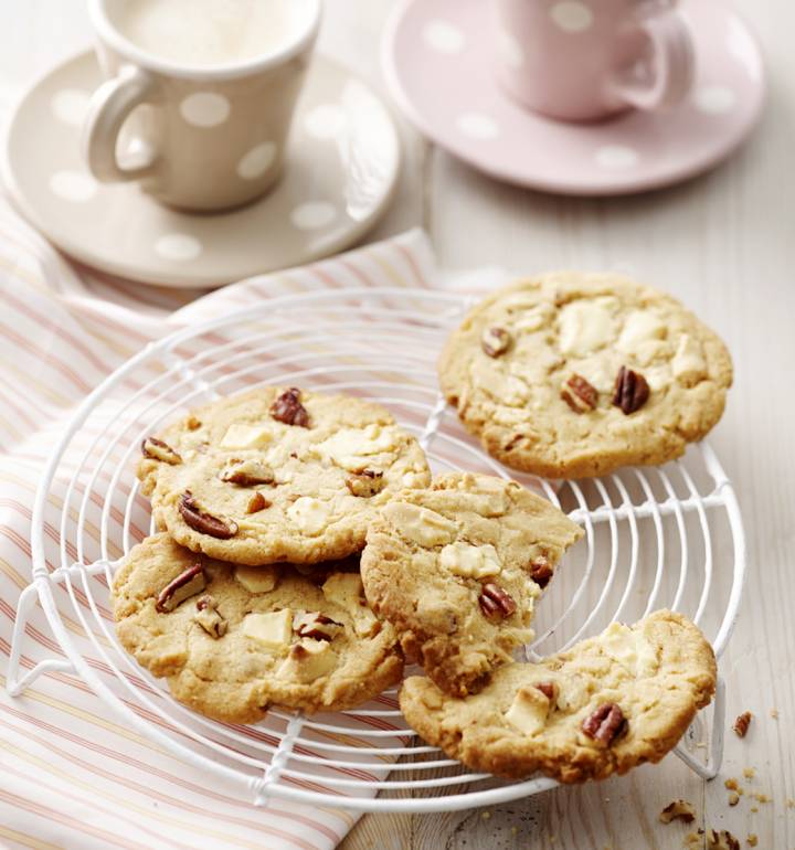 White chocolate and pecan cookies