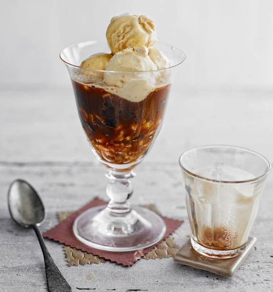 Hazelnut brownie affogato
