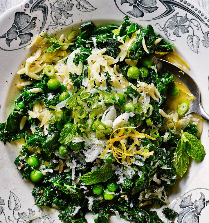 Kale, pea and spring onion stew