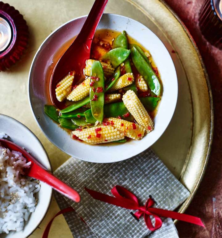 Firecracker baby corn and mangetout with sesame rice