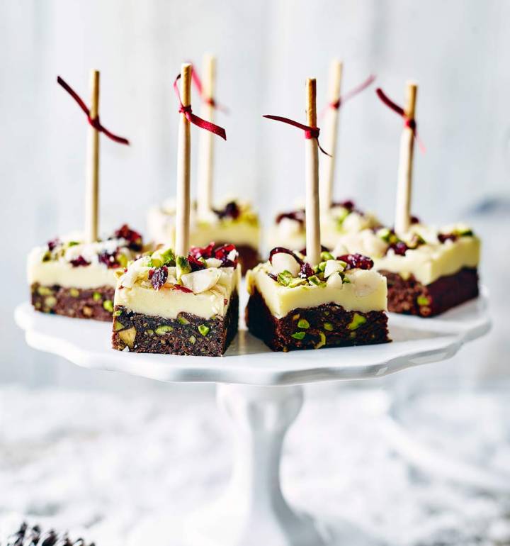 Macadamia, pistachio and cranberry chocolate bites