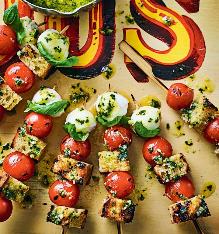 Bruschetta skewers with fresh pesto