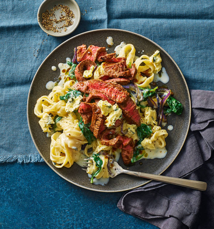 Balsamic steak and blue cheese pasta