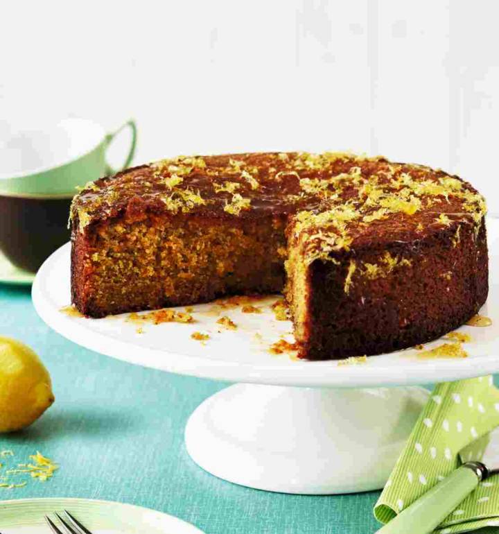 Lemon polenta cake