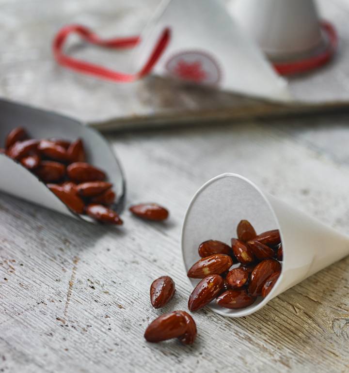 Christmas almonds