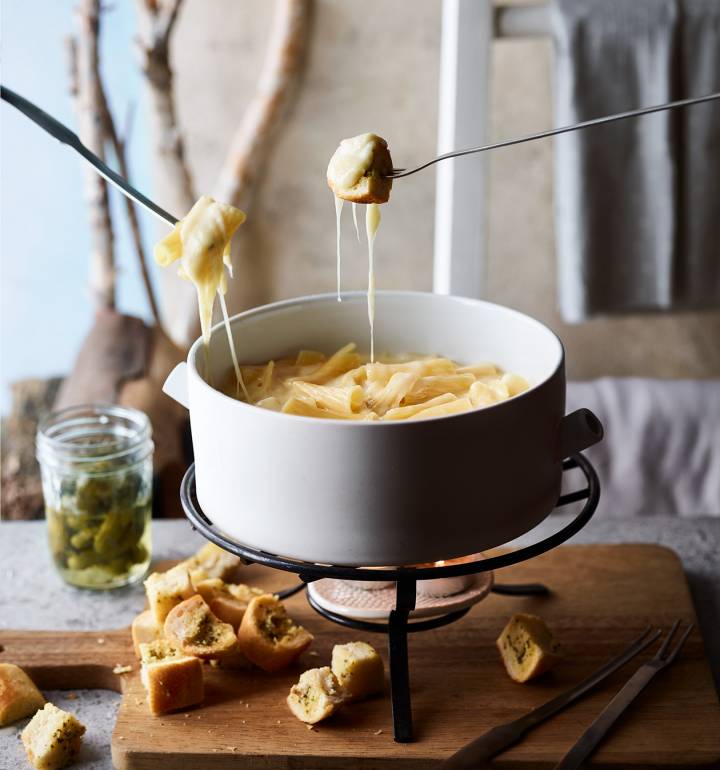 macaroni and cheese roux as fondue