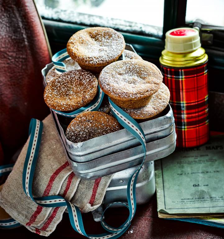 Cookie-cup mince pies