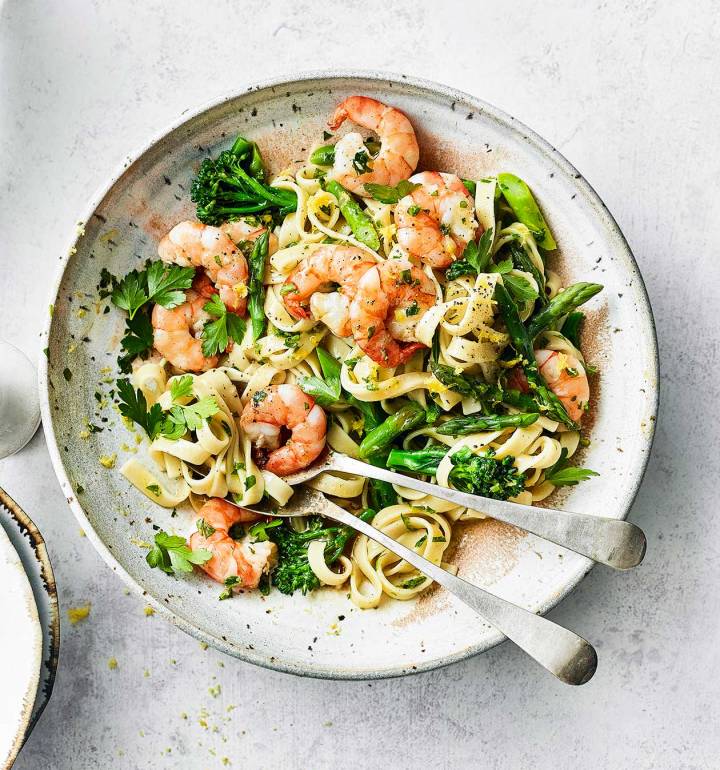 Prawn and asparagus tagliatelle