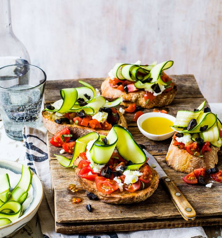 Goats’ cheese, tomato and courgette bruschetta