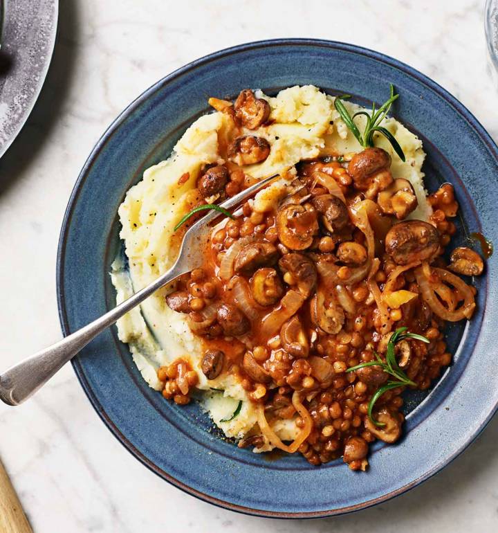 Lentil and mushrooms stew with rosemary mashed potato