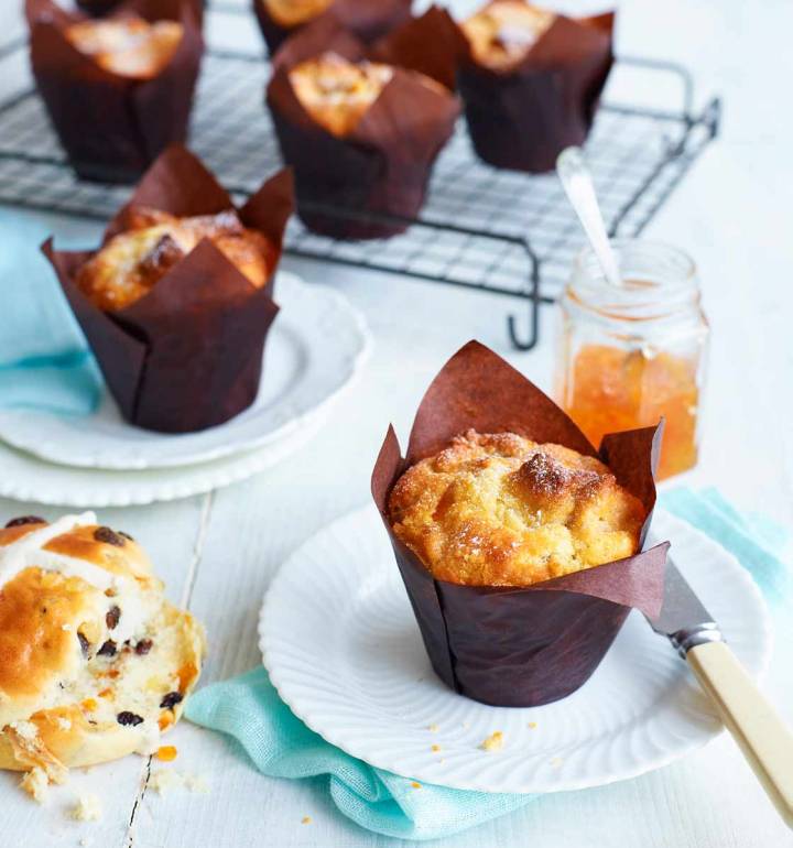 Hot cross bun muffins