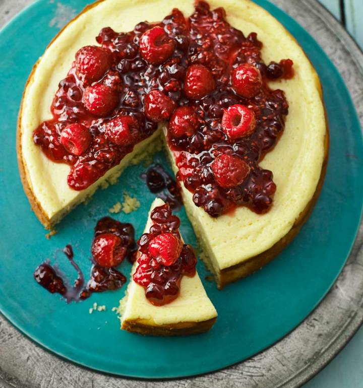 Rose-scented berry cheesecake